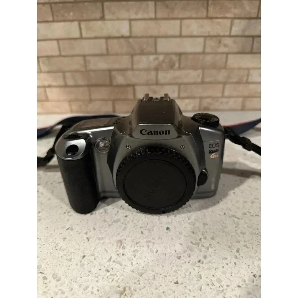 Canon EOS Rebel G11 35mm film‎ camera b1